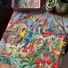 Load image into Gallery viewer, Hike in the Woods - 1000 pieces