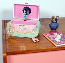 Load image into Gallery viewer, Wooden Musical Box - Carriage Ride