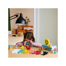 Load image into Gallery viewer, 11042: Creative Happy Box
